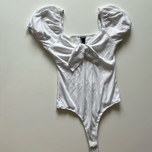 White bodysuit puff short sleeve